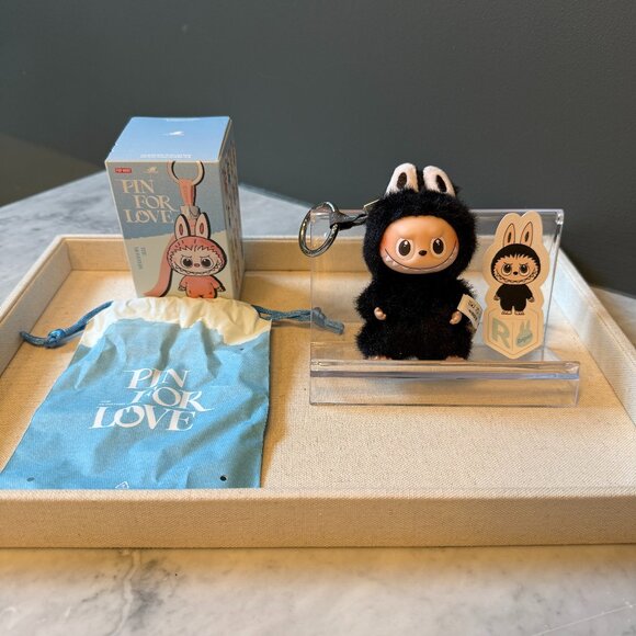 THE MONSTERS Pin for Love Series-Vinyl Plush Pendant Blind Box (Confirmed R) - Picture 1 of 3